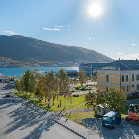 Enter Tromso - Exclusive 4 Bedroom Villa Exterior photo